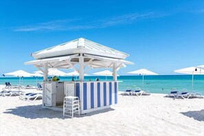 Beach - Beautiful City Views | High Speed Internet | Beach Access (Miami Beach)