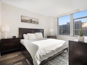 1 bedroom, desk, iron/ironing board, travel cot - Wonderful 1BR | Fully Furnished | Near the Pentagon | by GLS (Arlington)