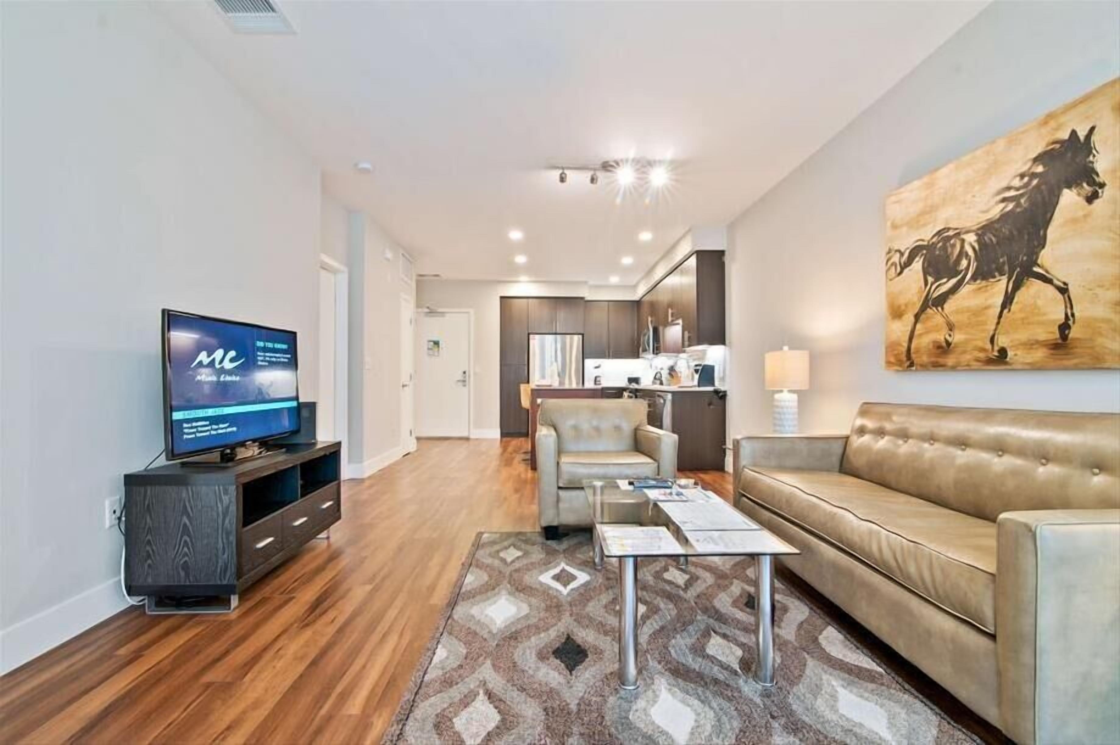 Spacious 1BR | Free WiFi | Laundry | Near Castro Street