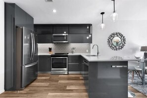 Fridge, microwave, oven, stovetop