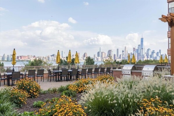 Outdoor dining - Fully Furnished 1BR | Kitchen & Free WiFi | Mins from NYC (Hoboken)