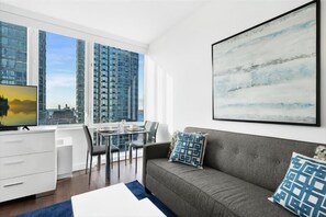 Smart TV - Beautiful Studio | Full Kitchen & Washer/Dryer | by GLS (New York)