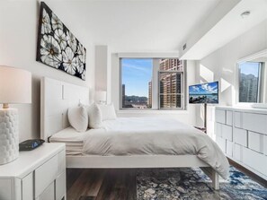 1 bedroom, desk, iron/ironing board, travel cot - Luxury 1BR | Perfect for Working Remote | Crystal City | by GLS (Arlington)