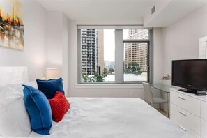 1 quarto, escrivaninha, ferros/tábuas de passar roupa, Wi-Fi de cortesia