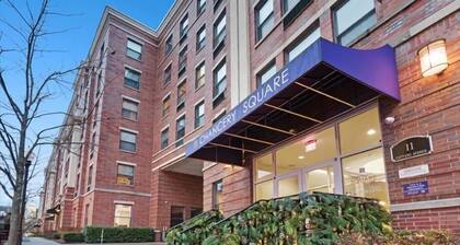 Luxury One Bedroom Apartment | Morristown NJ | near The Green | by GLS