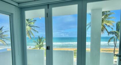 Beachfront 5br/4ba house w/roof top terrace & Swimming Pool