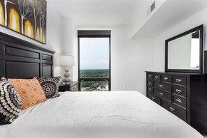 1 soverom, skrivebord, strykejern/-brett og wi-fi (inkludert)