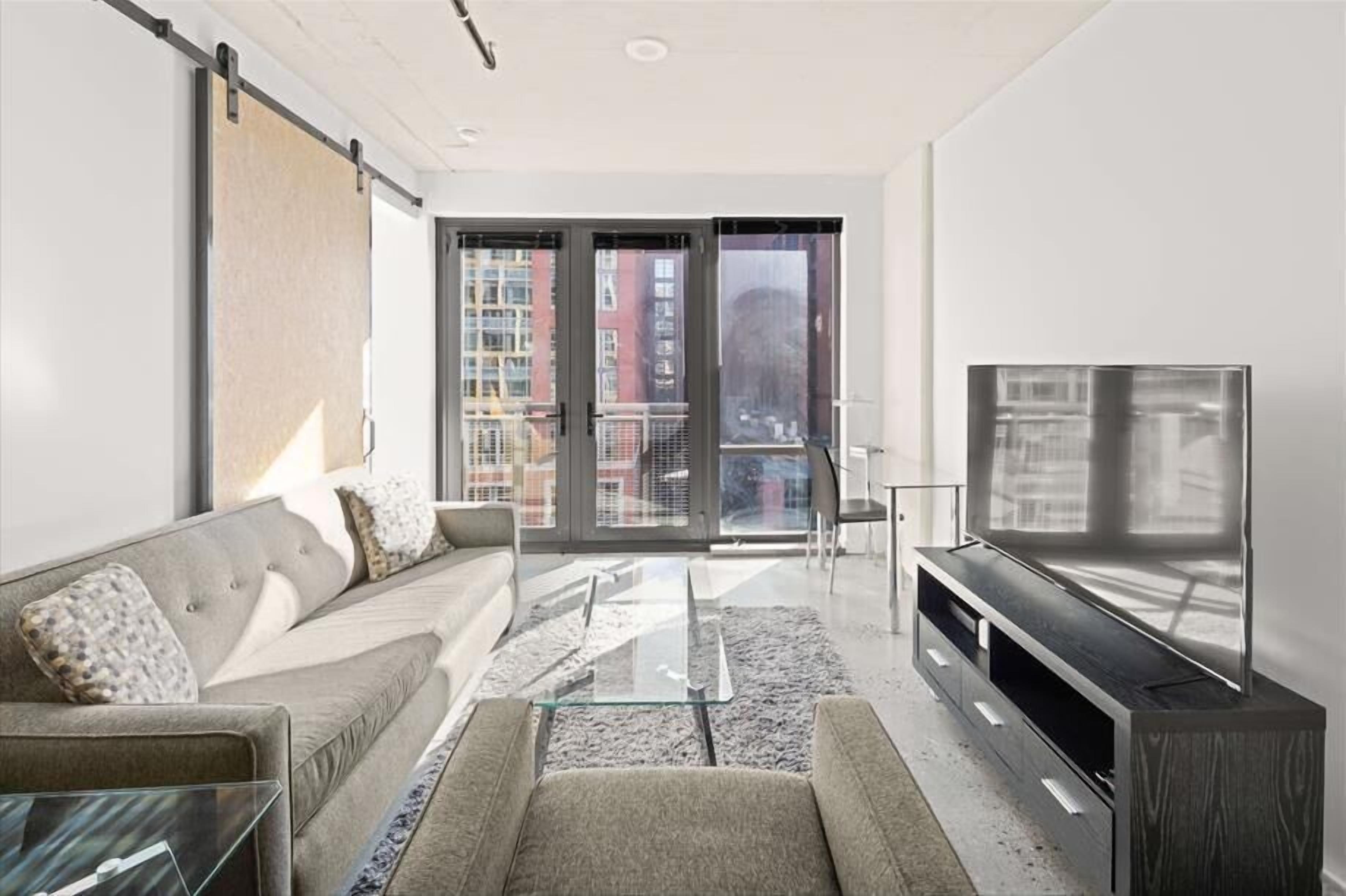 Luxury One Bedroom Apartment