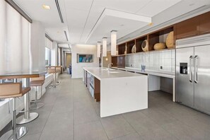 Fridge, microwave, oven, stovetop - Spacious 2BR Apt | Work Desk + Internet | Pentagon City (Arlington)