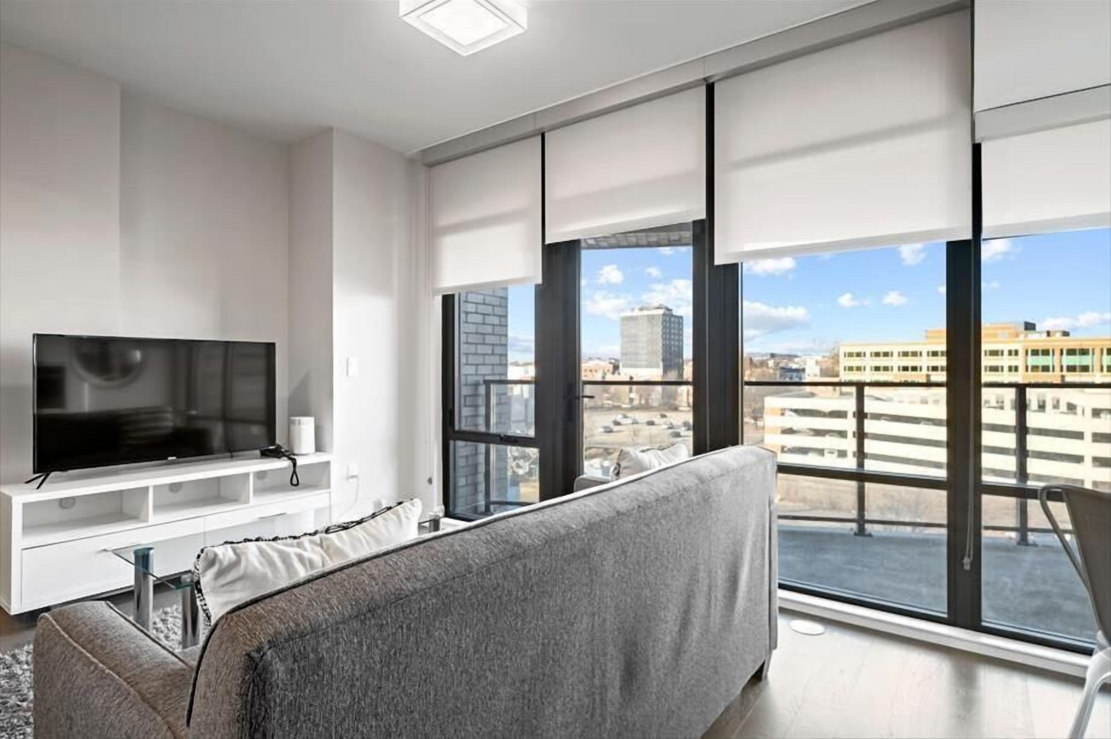 Rooftop Access & Gated | Washer/Dryer + Desk | near H/Benning Line