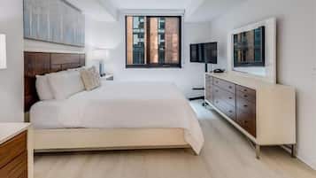 1 kamar tidur, meja kerja, setrika/meja setrika, dan Wi-Fi gratis