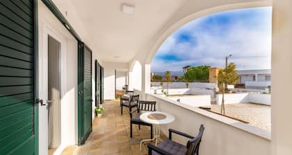 Idieh Holiday Homes at 200 m from the beach!