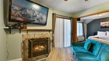 Televisión, chimenea