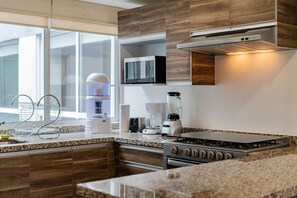 Fridge, microwave, oven, stovetop - VH | Condesa Departamento +parking+gym I 30 (Ciudad de México)