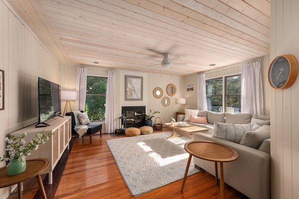 SH161: Coastal Hideaway | ML Living Area