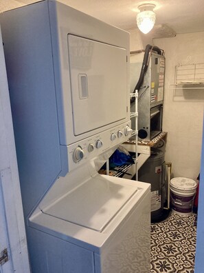 Interior - 2 Bedroom / 1.5 Bath Steps to the Beach in Daytona Beach Shores.  (Daytona Beach)