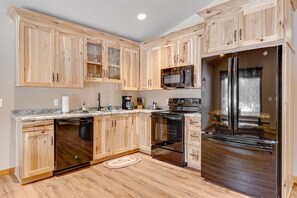 Fridge, microwave, oven, stovetop - Contemporary dog-friendly cabins with hot tub, fireplaces, patios, & washers + dryers (Conover)