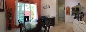 Dining - Charm condo 5 min from the beach! 2-bedroom condo with balconies. (Crucecita)
