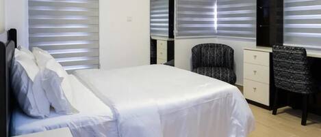3 bedrooms, iron/ironing board, bed sheets