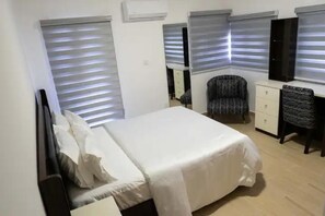 3 bedrooms, iron/ironing board, bed sheets - Canalily Apt
(Lekki)