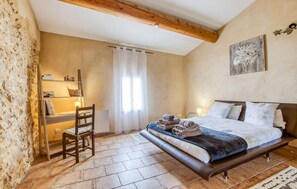 3 bedrooms, travel crib, free WiFi