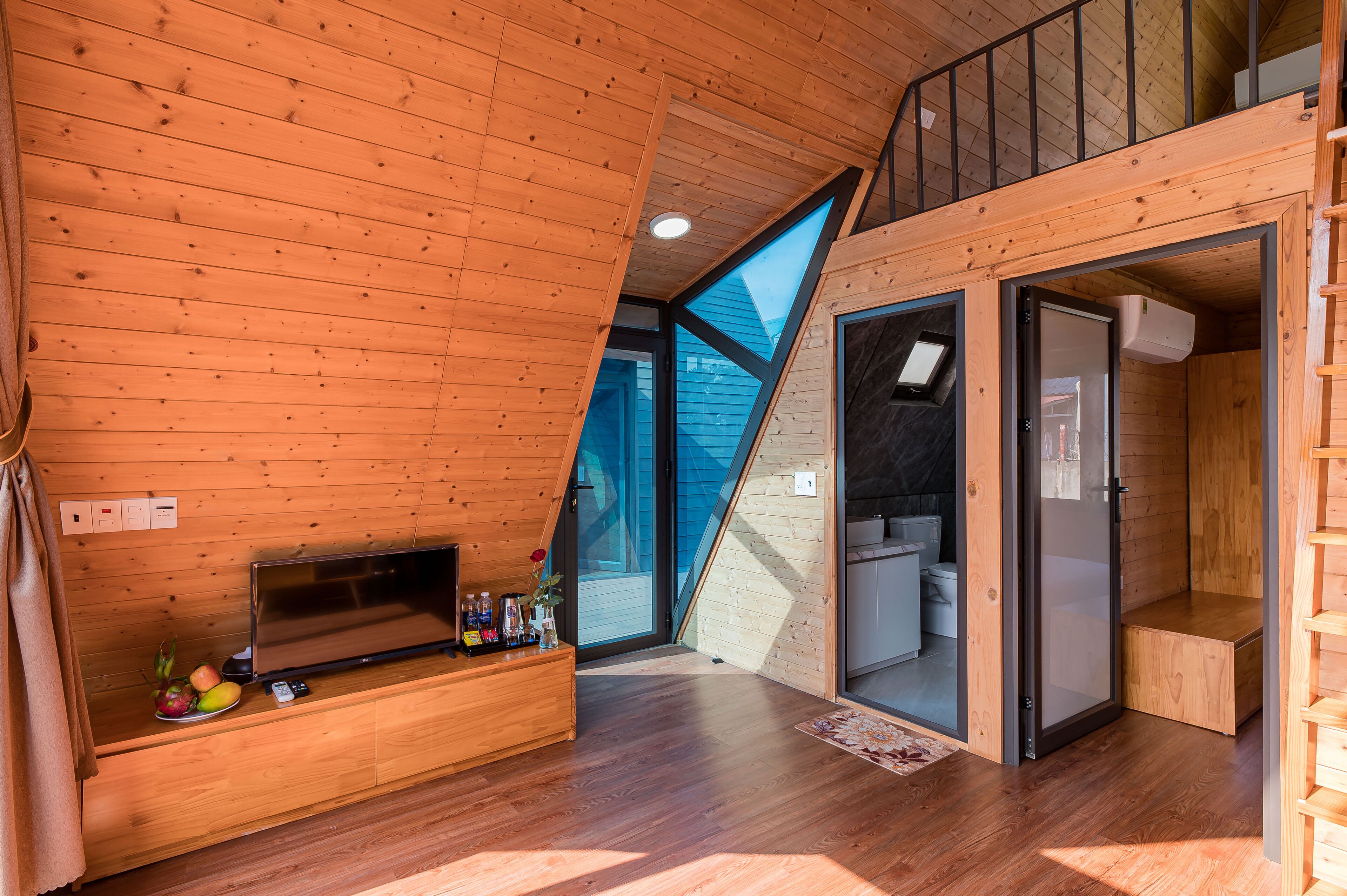 Individually decorated, individually furnished, desk, laptop workspace