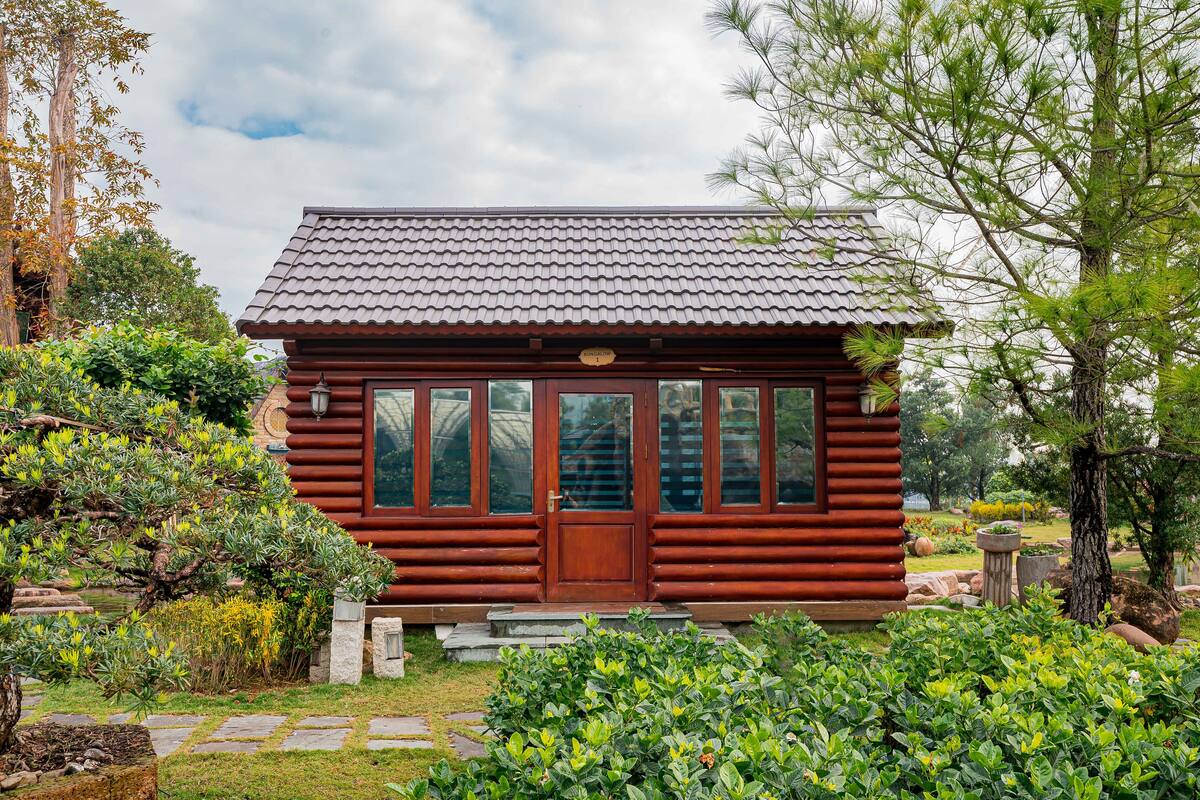 Deluxe Bungalow, Garden View | Desk, laptop workspace, soundproofing, WiFi (free)