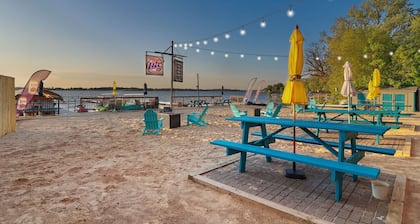 Chain O` Lakes Beach Penthouse Sunset View and Boat Dock