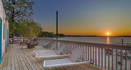 Chain O` Lakes Beach Penthouse Sunset View and Boat Dock