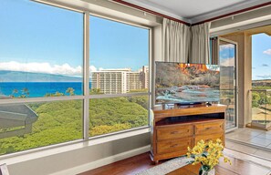 Interior - Maui Resort Rentals: Honua Kai – 5 Total Bedrooms, 9th Floor Stunning Deluxe Ocean and West Maui Mountain Views! (Lahaina)