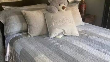 2 bedrooms, desk, iron/ironing board, free WiFi
