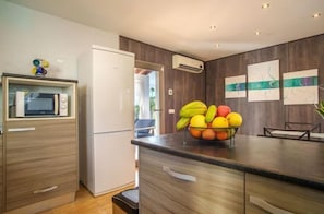 Refrigerador, microondas, horno y lavavajillas
