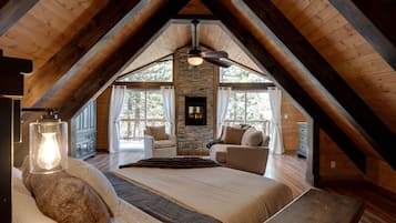 5 bedrooms, desk, iron/ironing board, free WiFi