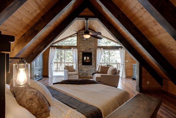 5 bedrooms, desk, iron/ironing board, free WiFi