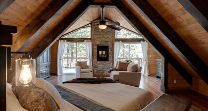 Luxury Cabin - Walk to Stagecoach Lift - Hot Tub - Mountain Views - Dogs Allowed