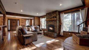 Télévision, cheminée