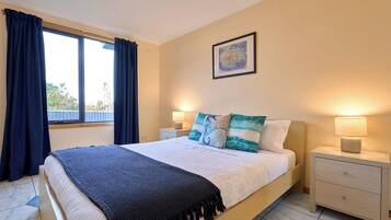 4 bedrooms, free WiFi, bed sheets