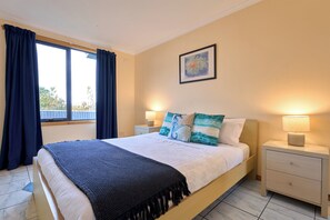 4 bedrooms, free WiFi, bed sheets - Bicheno Bliss - Freycinet Holiday Houses (Bicheno)