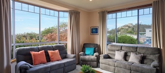 Chillax in Bicheno - Freycinet Holiday Houses
