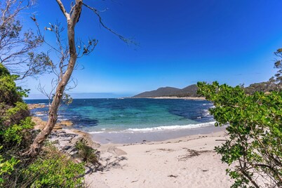 On the Rocks Bicheno - Freycinet Holiday Houses
