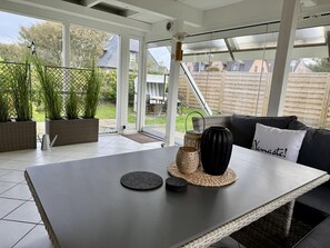 Unclassified image, 3 of 31, button