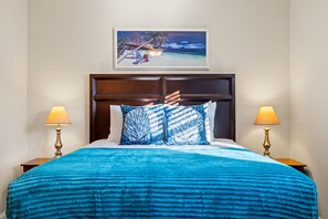 2 chambres, bureau, fer et planche à repasser, lit de bébé portatif