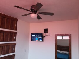 1 habitación, escritorio y cortinas blackout 