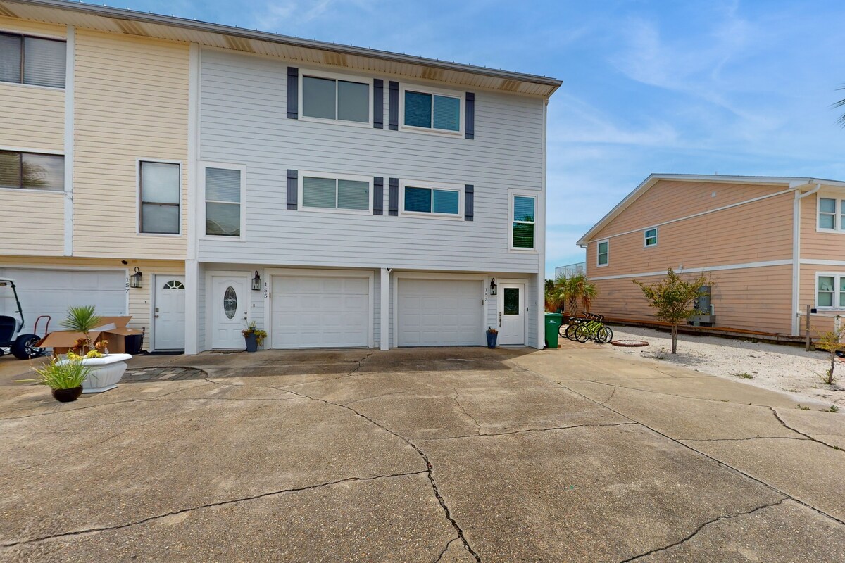 Photo 26 of Waterfront townhome with balcony, open layout, W/D - snowbird & pet friendly