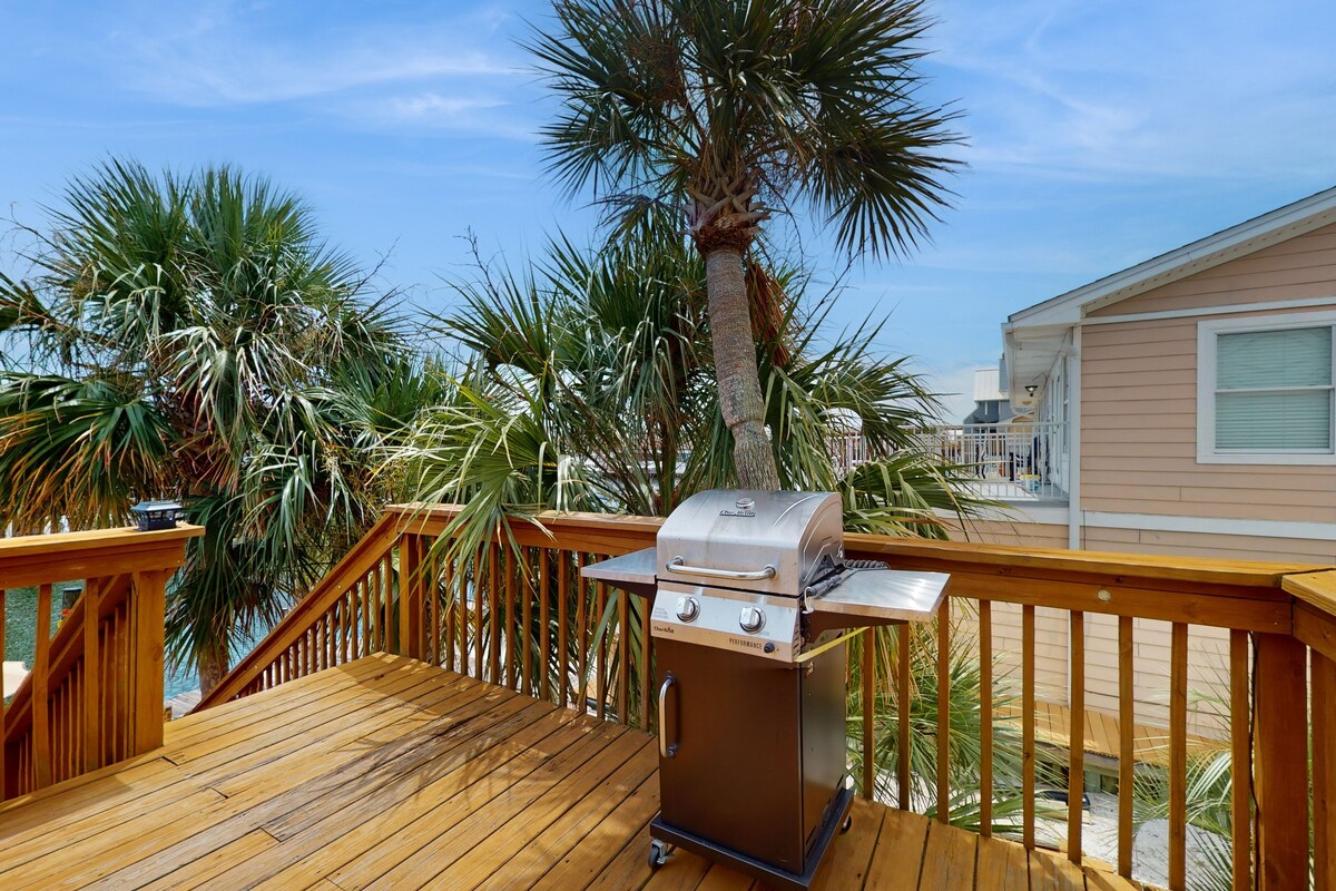Photo 21 of Waterfront townhome with balcony, open layout, W/D - snowbird & pet friendly