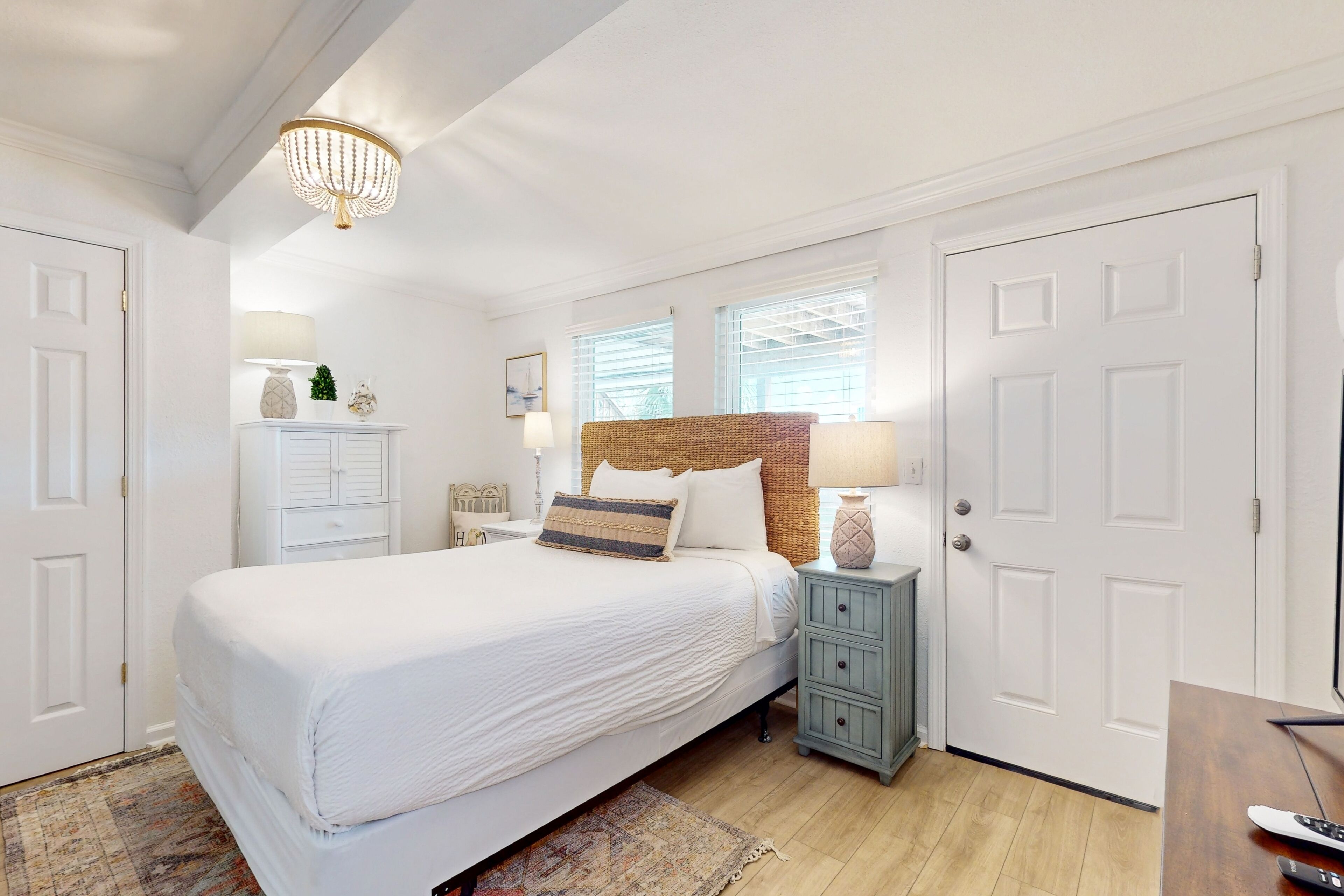 3 bedrooms, iron/ironing board, Internet, bed sheets