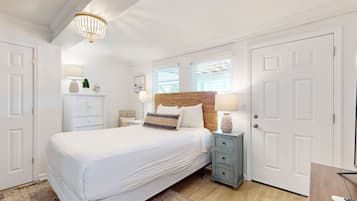 3 habitaciones, tabla de planchar con plancha, internet y ropa de cama