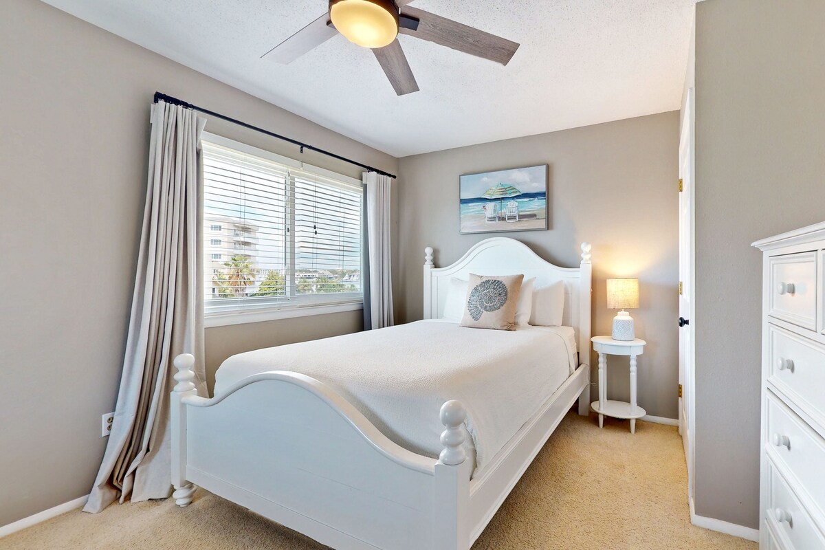 Photo 11 of Waterfront townhome with balcony, open layout, W/D - snowbird & pet friendly