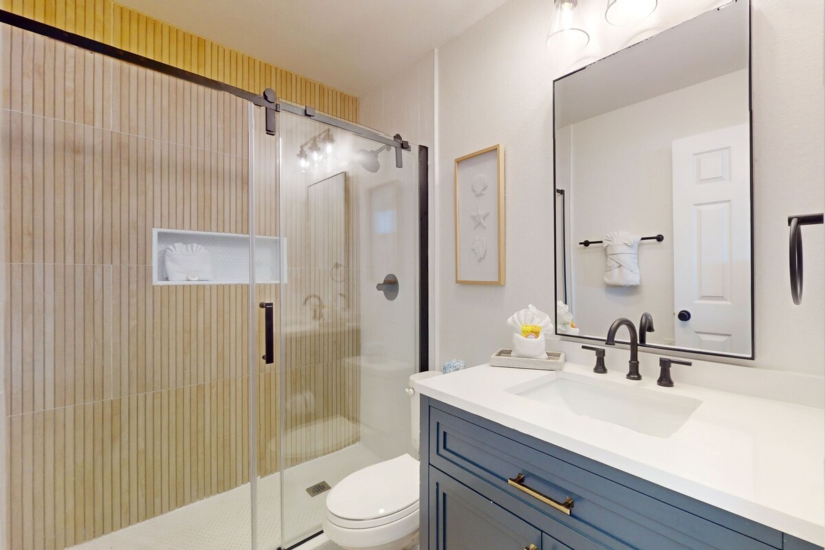 Photo 15 of Waterfront townhome with balcony, open layout, W/D - snowbird & pet friendly
