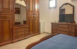 5 quartos, Wi-Fi de cortesia, roupa de cama